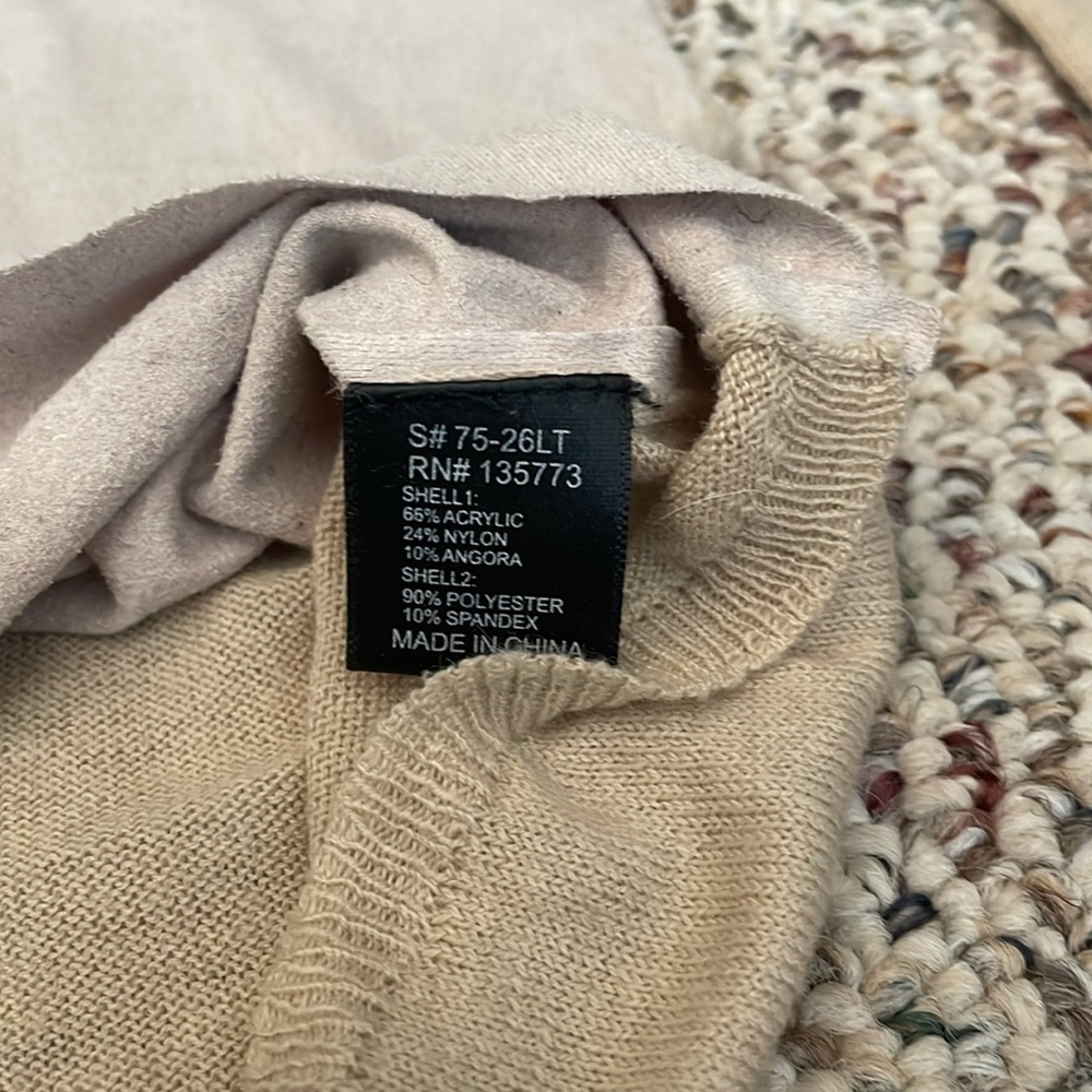 Olivaceous Anthropologie Mixed Fabric L/S Top. Cream Colored - Picture 4 of 9